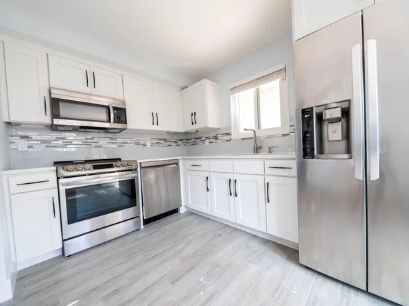 218 Seagate Ave #A, Neptune Beach, FL 32266
