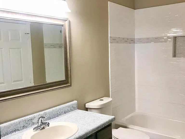 1720 Lake Shore Crest Dr #13 — Photo 11