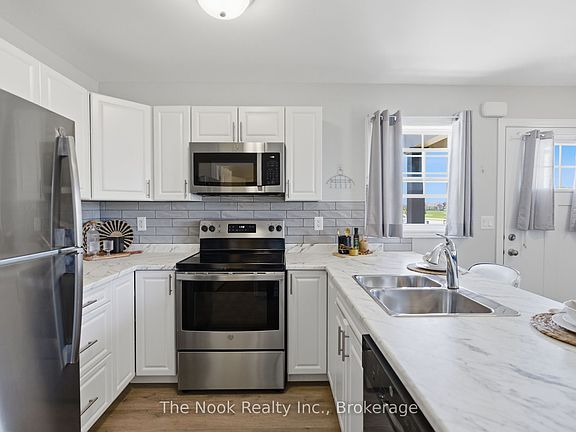 2nd image of 470 Lonsberry Dr #506