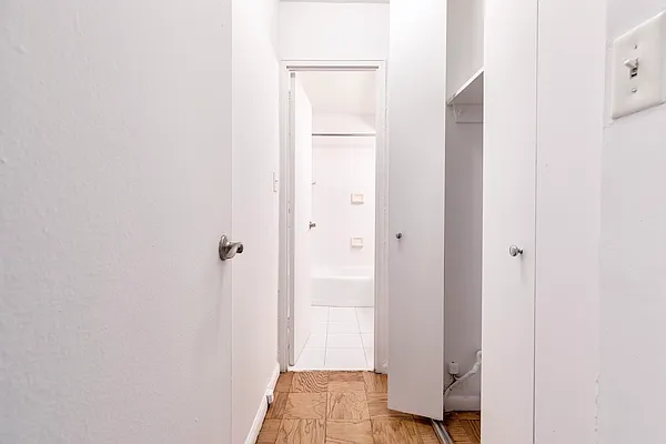 Rented by Manhattan Realty Group | media 5