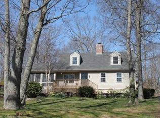 222 Stone House Ln, Guilford, CT 06437