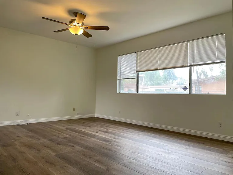 1110 E Central Ave #B — Photo 2