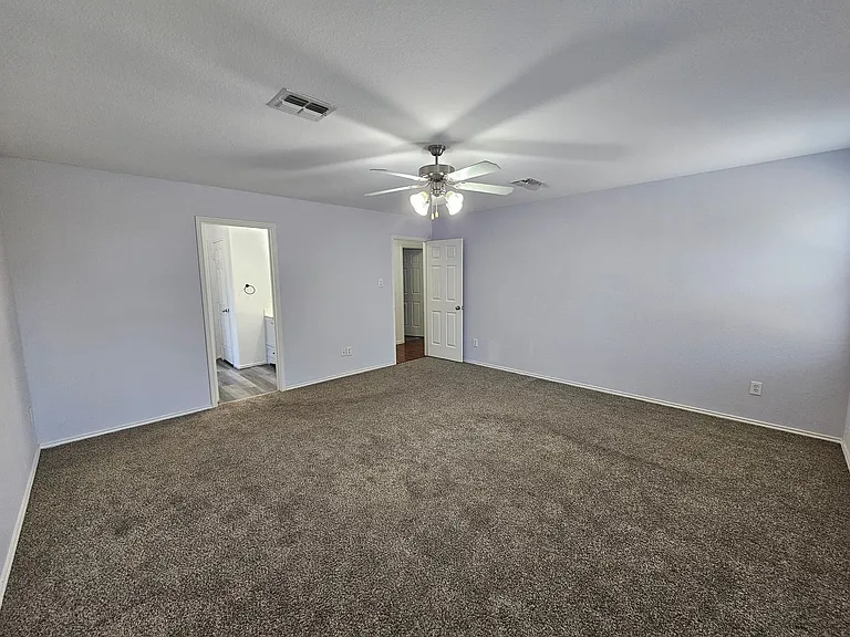 902 Fleming St — Photo 18