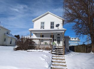 606 W Elk St, Freeport, IL 61032