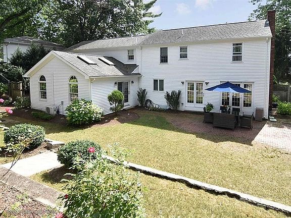 2nd image of 4 Baldwin Orchard Dr #1
