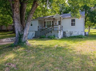 406 S 1st St, Ozark, MO 65721