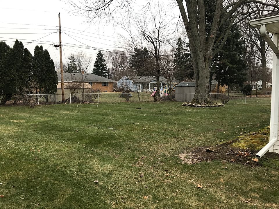 2nd image of 1741 Creely Dr