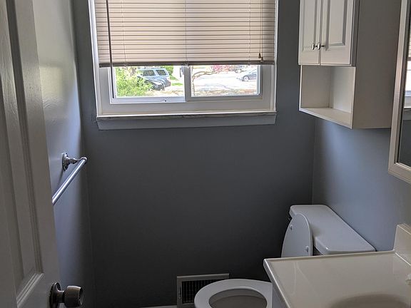 3rd image of 6610 Ardsley Ct