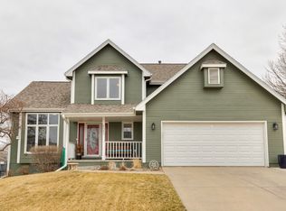 5031 Oakcreek Dr, Norwalk, IA 50211