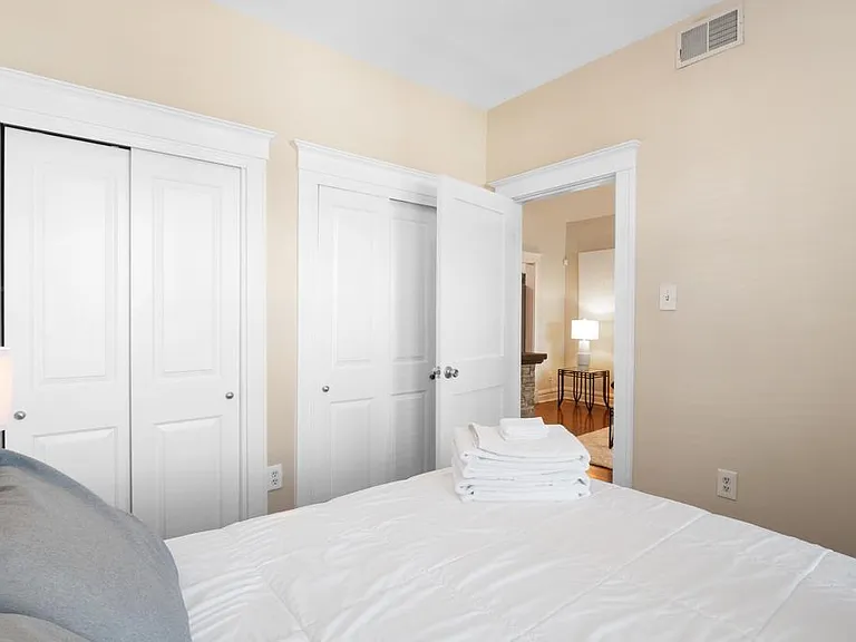6136 Delmar Blvd — Photo 8