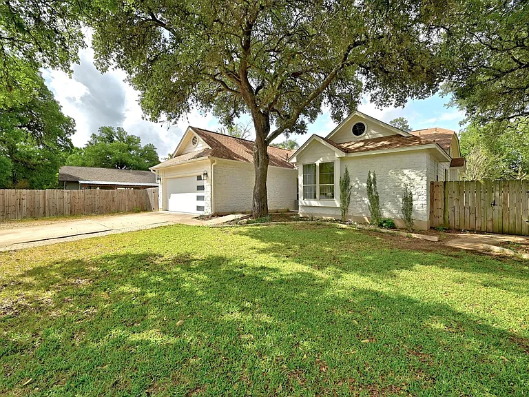5807 Convict Hill Rd — Photo 2