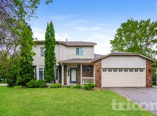 8903 Sequoia Rd, Woodbury, MN 55125