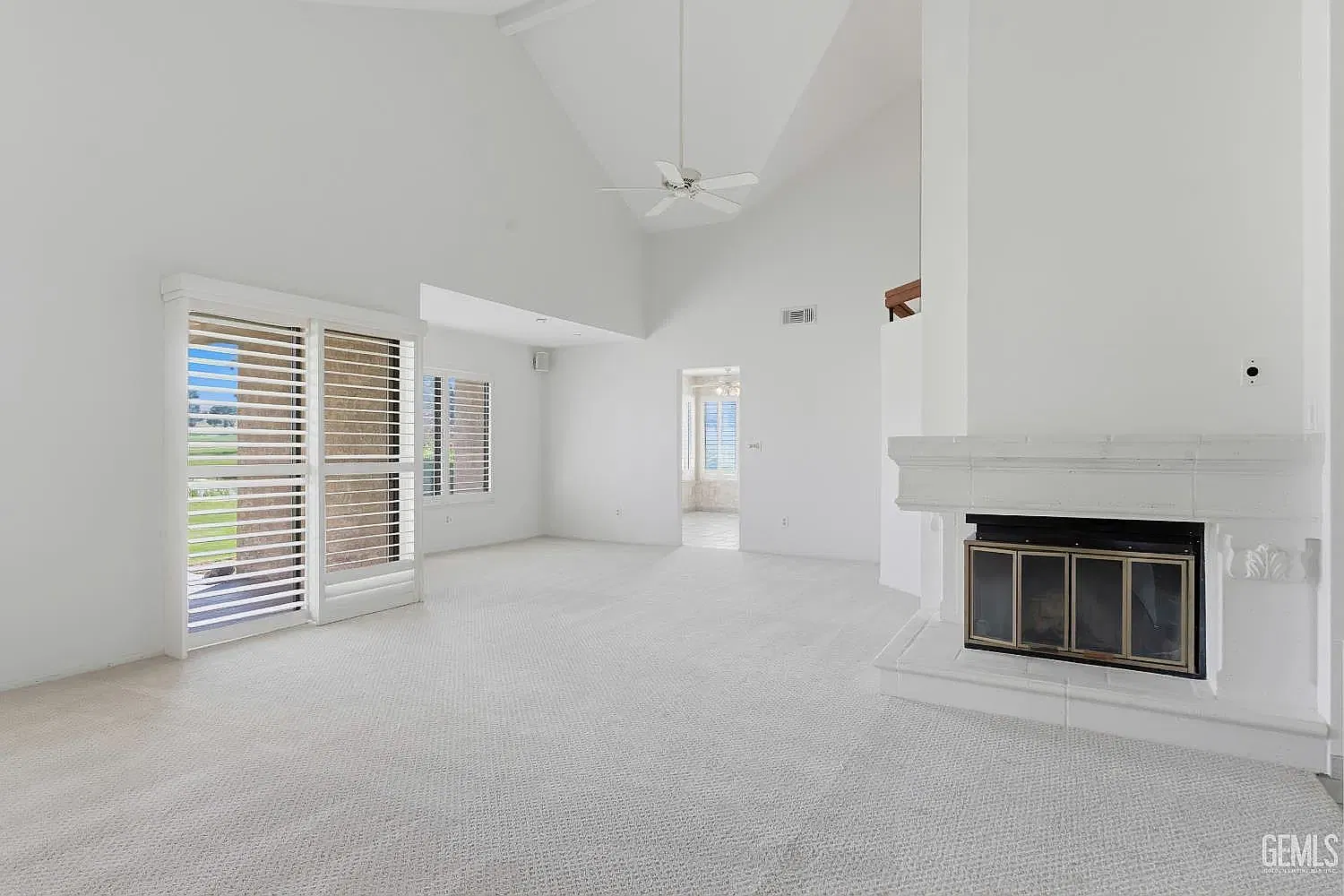 3 bed, 2.5 bath, 2213 sqft, $2,275 — Photo 2