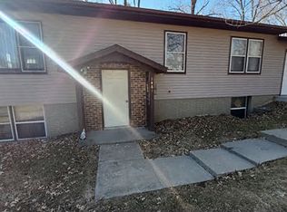 1461 Valley View Dr APT A, Coralville, IA 52241