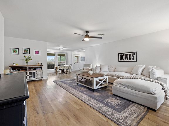 4th image of 928 Ricketts St