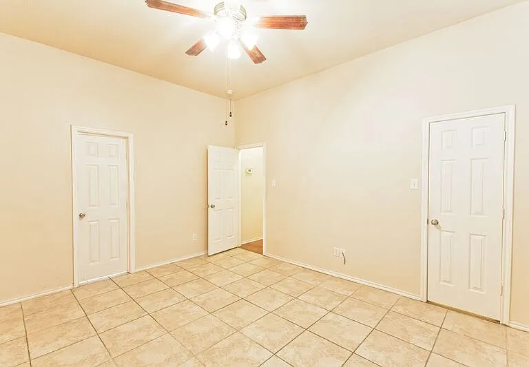4009 Hidden Meadow Ct — Photo 20