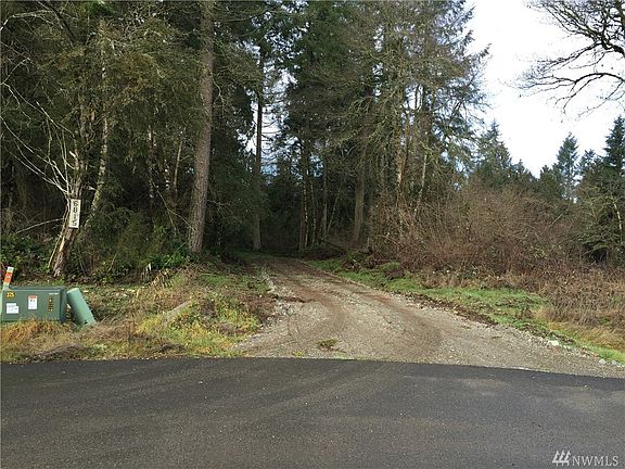 2nd image of 6815 Thoroughbred Ln