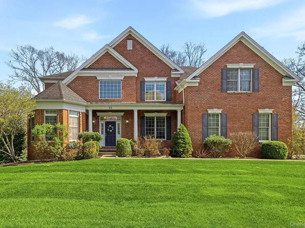 13 Chestnut Street, Hopewell Junction, NY 12533