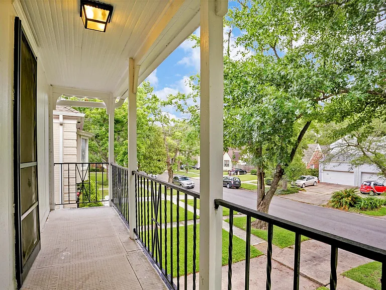 2324 Goldsmith St #B — Photo 3