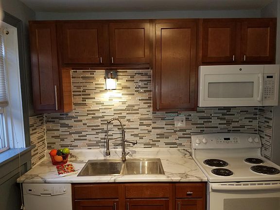 3rd image of 4976-4978 Mardel Ave