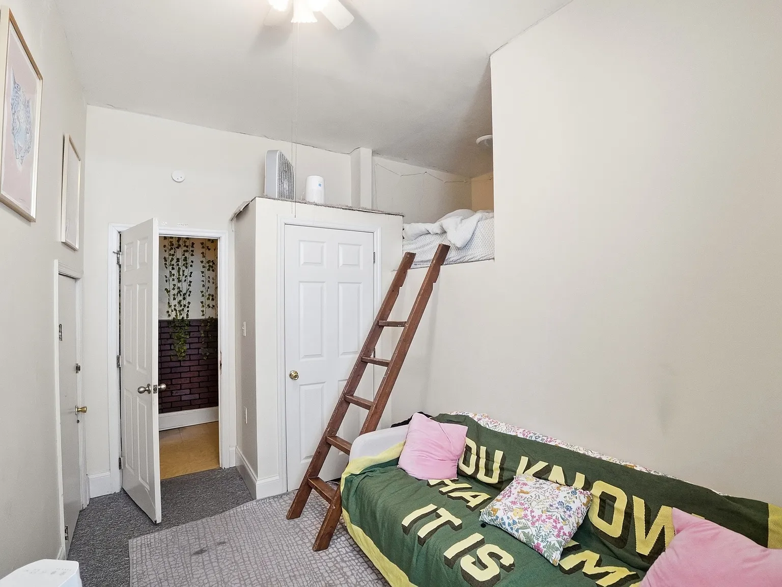3 bed, 1000 sqft, $1,095 — Photo 3