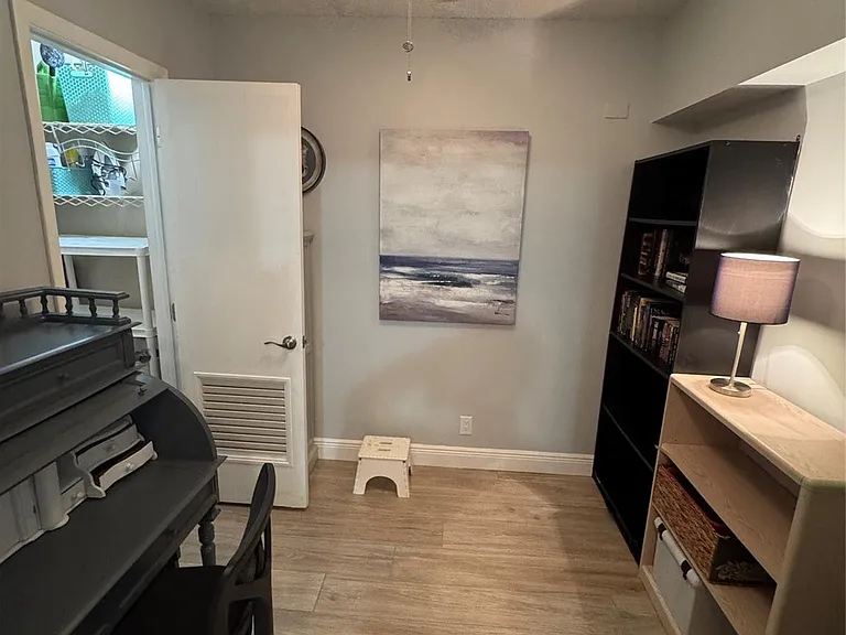 95 N Birch Rd #402 — Photo 12