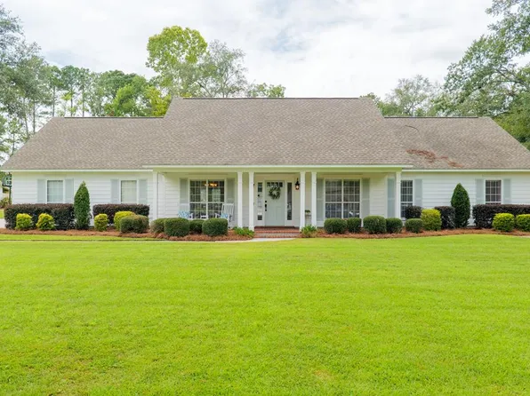 4801 Springbrook Dr, Hahira, GA 31632