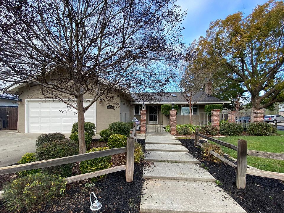 1st image of 398 Woodside Cir