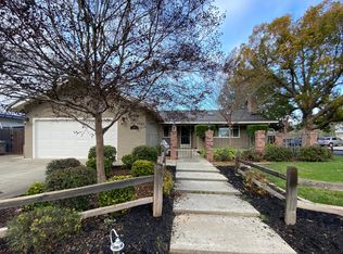 398 Woodside Cir, Vacaville, CA