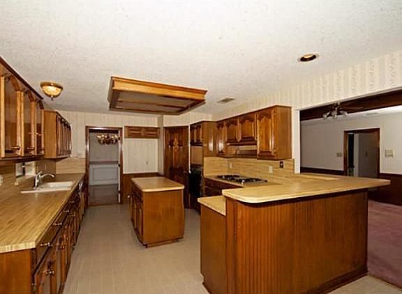 4th image of 8418 Portsmouth Dr