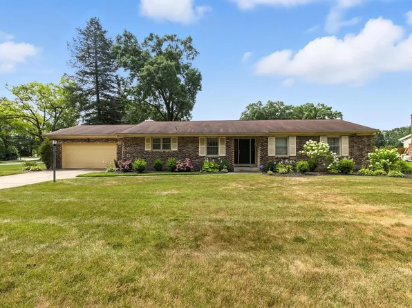 1501 Ash Dr W, Elkhart, IN 46514