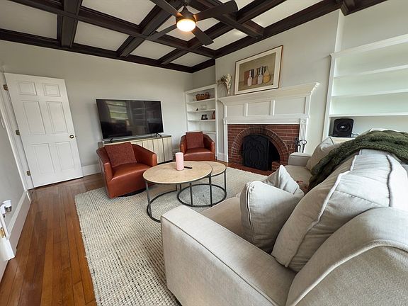 3rd image of 33 Westbourne Ter APT 3