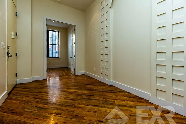 Rented by EXR | media 4