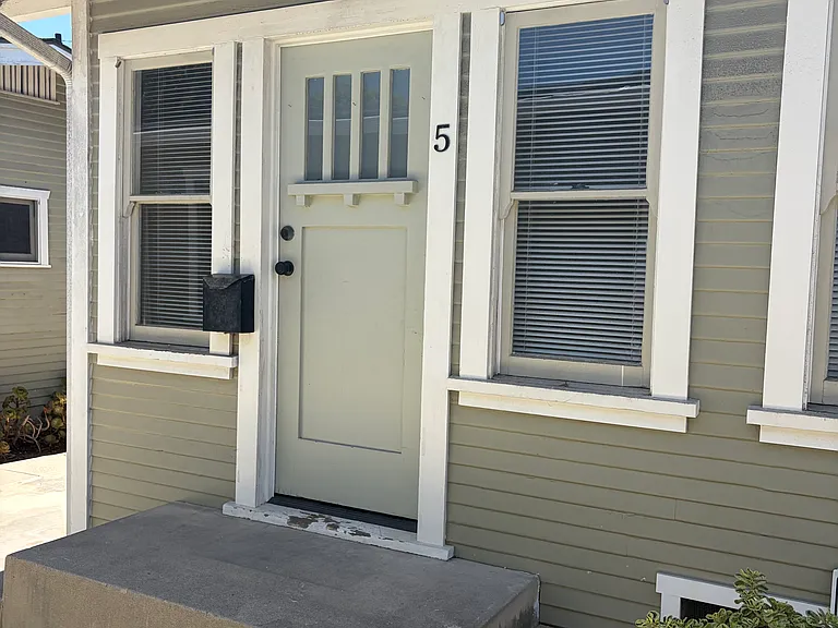 814 Main St #5 — Photo 1