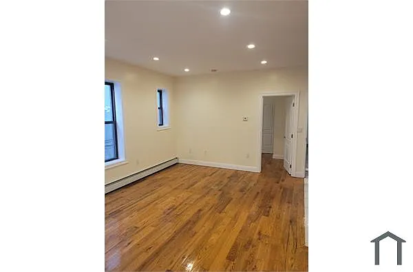 Building Photo - 168 E 96th St #2F