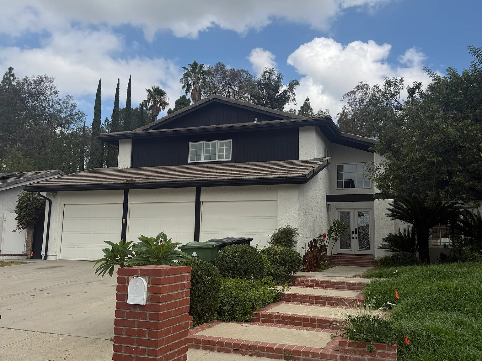 5 bed, 3024 sqft, $8,000 — Photo 3