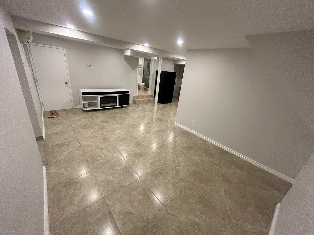 Building Photo - 2595 Dunning Dr #1