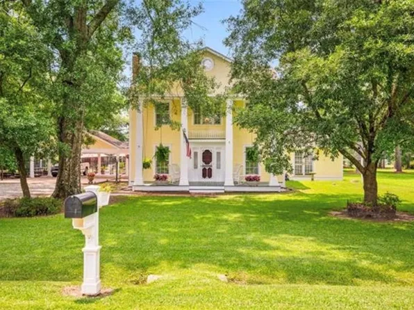 4513 Woodlawn Dr, Ball, LA 71405
