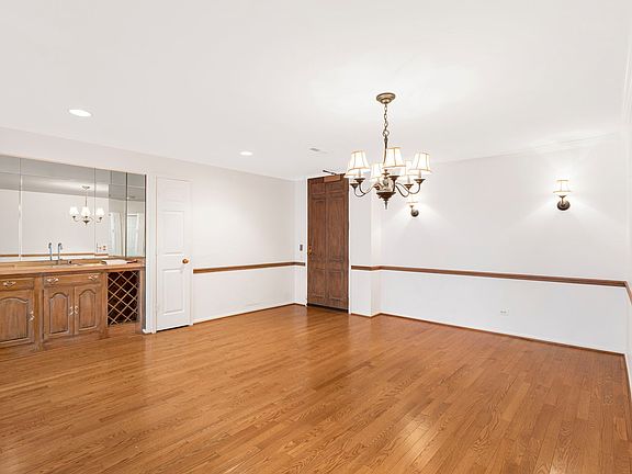 4th image of 1140 Old Mill Rd APT 304F