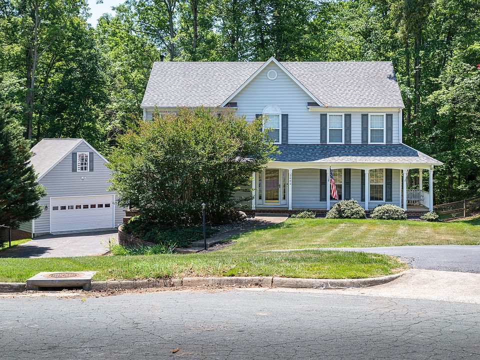Nestled at the end of a cul-de-sac just a 2 minute walk from one of Forest Lake's two pools
