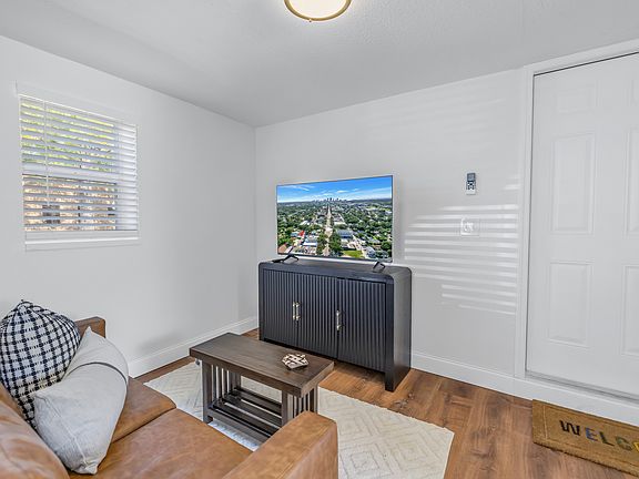 3rd image of 2520 1st Ave N #1/2