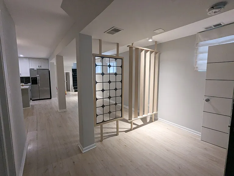 633 W. Arlington Pl. — Photo 5