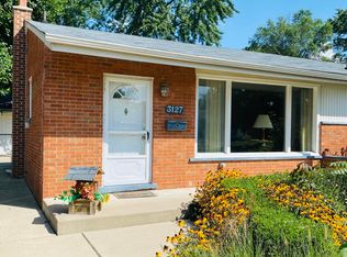 3127 Treadwell St, Wayne, MI 48184