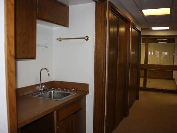 Wet bar