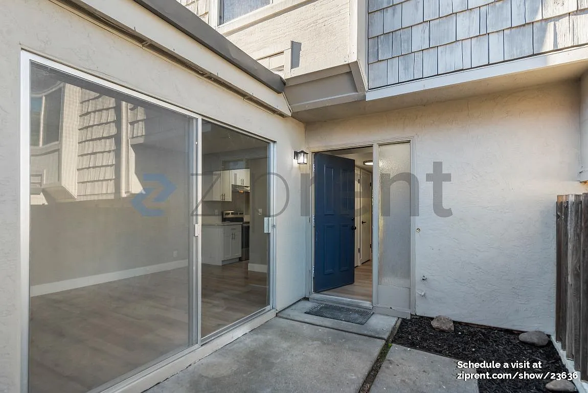3 bed, 2.5 bath, 1263 sqft, $3,625 — Photo 2