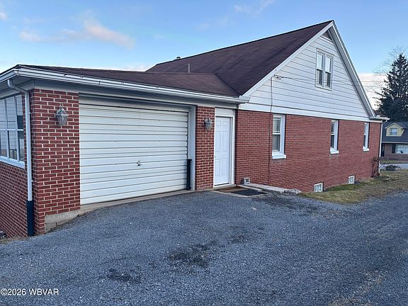 3rd image of 340 Stanton St S