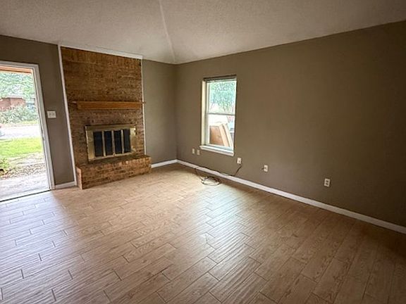 4th image of 3925 Craig Dr