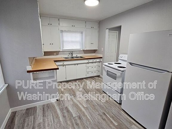 3rd image of 209 S Anacortes St