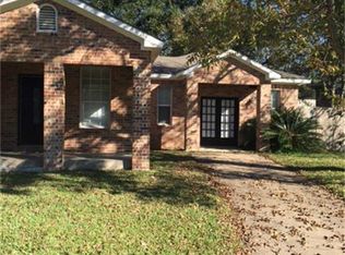 322 W Glenn St, Bellville, TX 77418