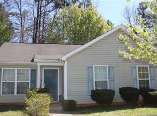 5940 Hamilton Oaks Dr, Charlotte, NC 28216